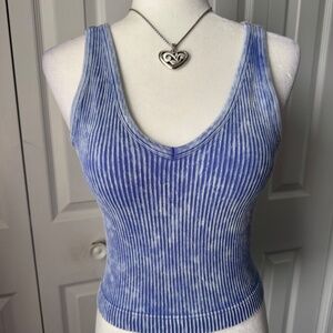 Zenana Women's Ribbed Cropped V-Neck Tank Top